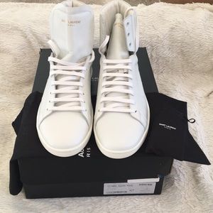 Saint Laurent Signature Court Classic